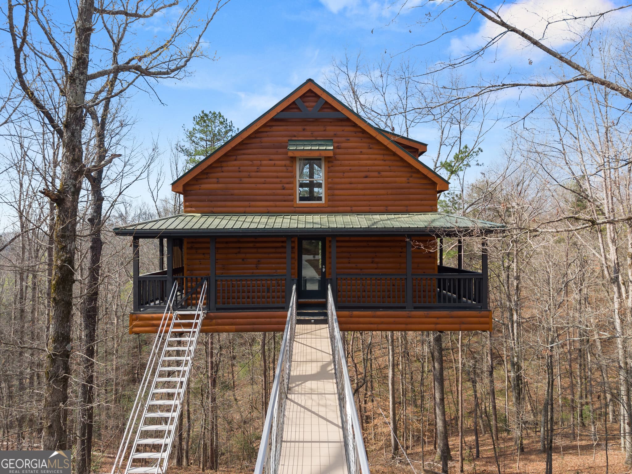 1 bedroom, 1 bathroom, 728 sq ft cabin,single family residence for sale at 184 Walnut Ridge Drive, Cleveland, GA 30528 — photo 2