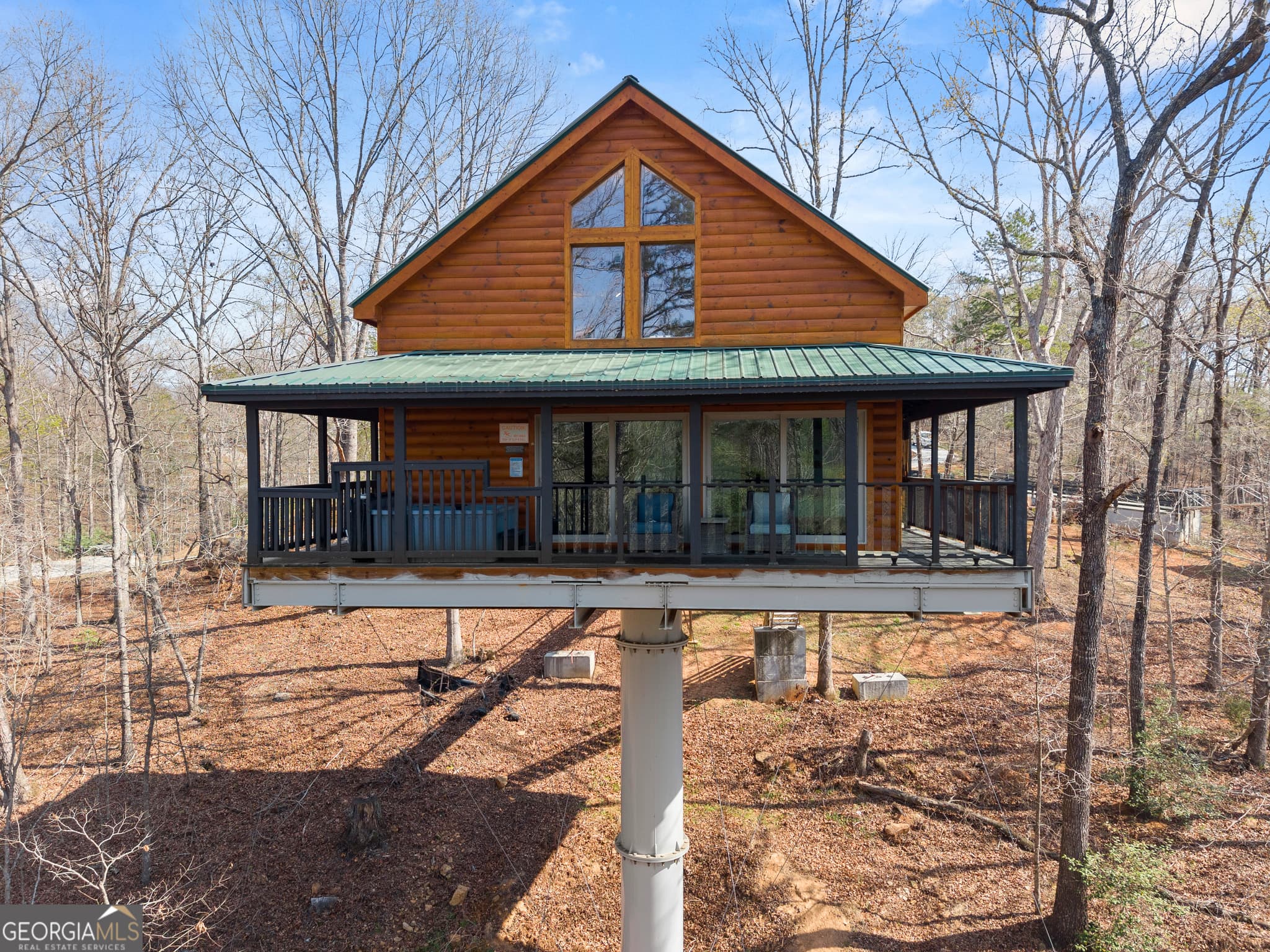 1 bedroom, 1 bathroom, 728 sq ft cabin,single family residence for sale at 184 Walnut Ridge Drive, Cleveland, GA 30528 — photo 7