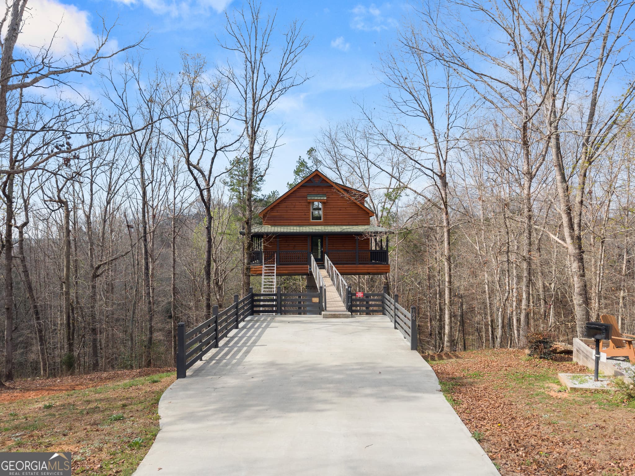 1 bedroom, 1 bathroom, 728 sq ft cabin,single family residence for sale at 184 Walnut Ridge Drive, Cleveland, GA 30528 — photo 5