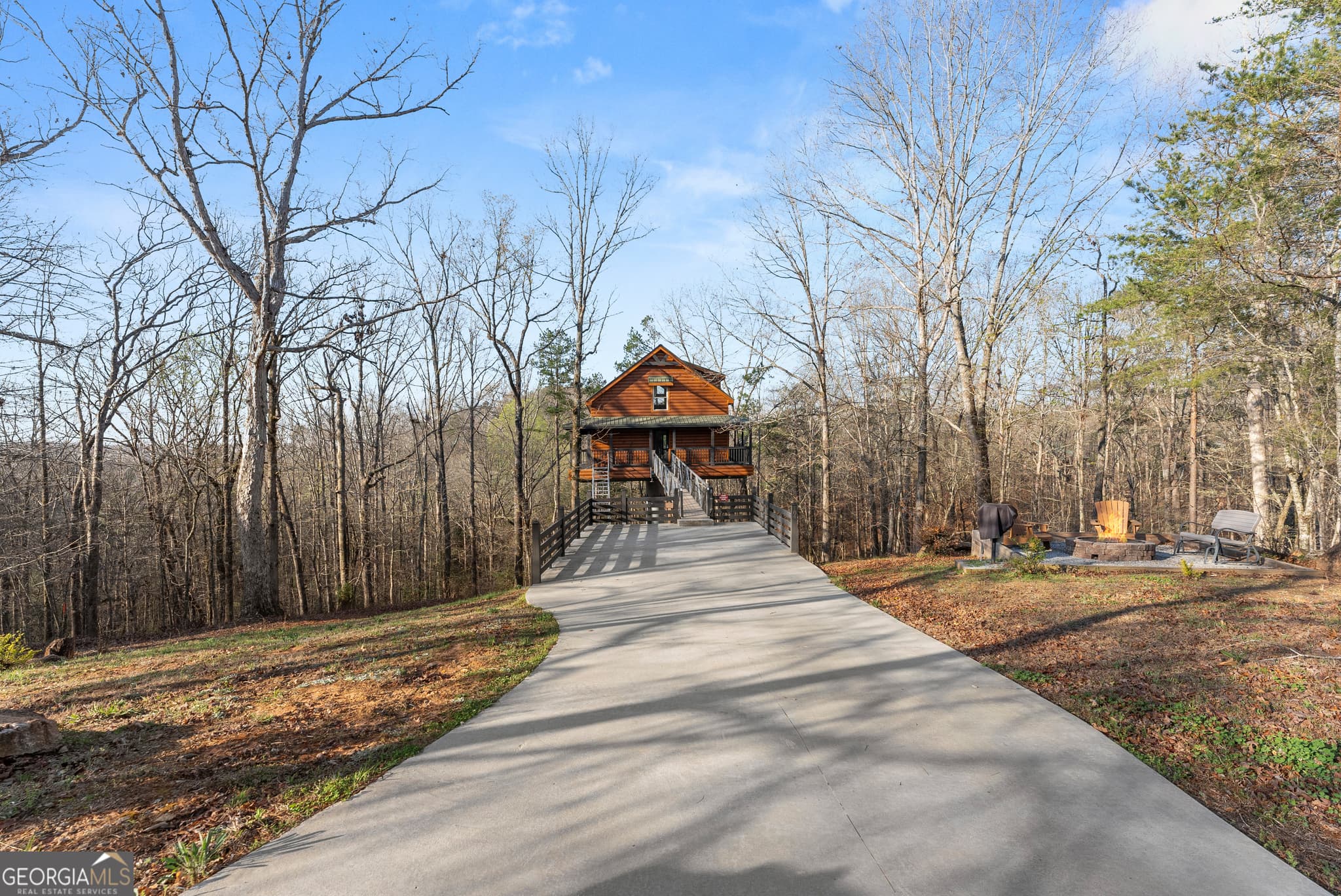 1 bedroom, 1 bathroom, 728 sq ft cabin,single family residence for sale at 184 Walnut Ridge Drive, Cleveland, GA 30528 — photo 9