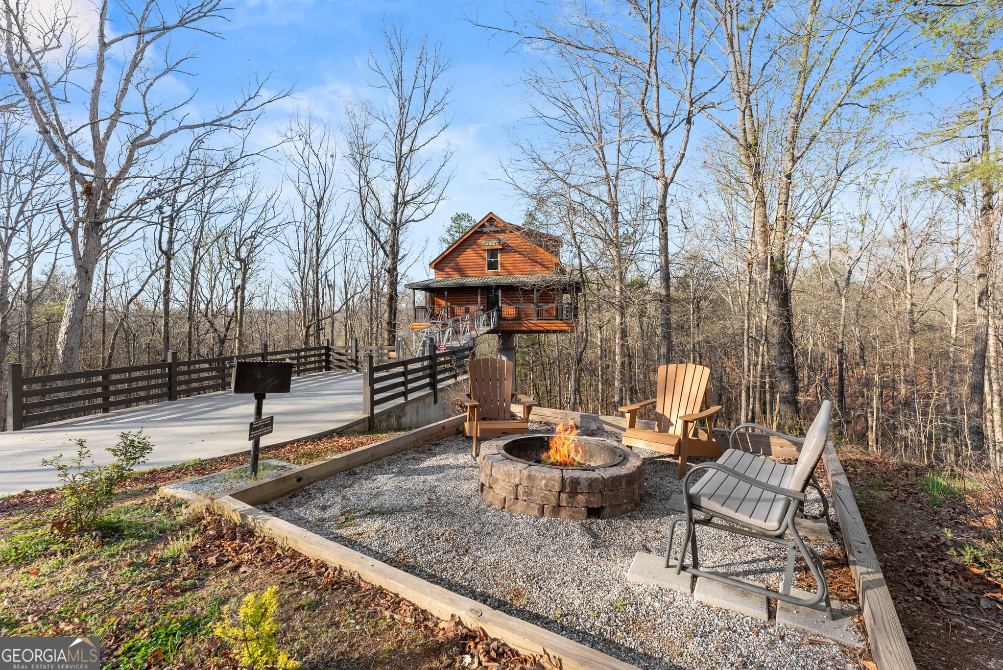 1 bedroom, 1 bathroom, 728 sq ft cabin,single family residence for sale at 184 Walnut Ridge Drive, Cleveland, GA 30528 — photo 10