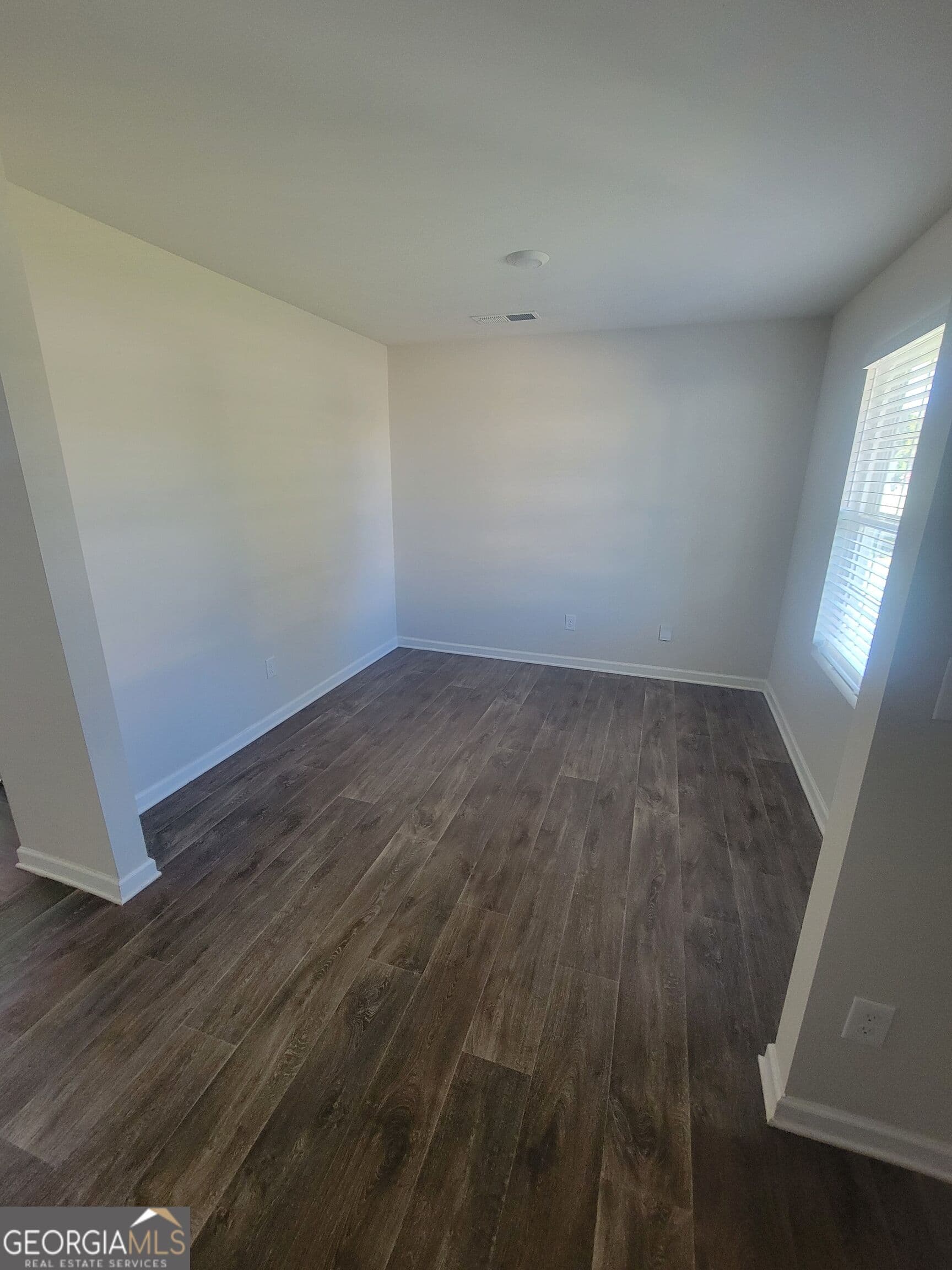 4 bedroom, 2.5 bathroom, 1,799 sq ft single family residence for sale at 106 Sarah Lane, Lagrange, GA 30241 — photo 2