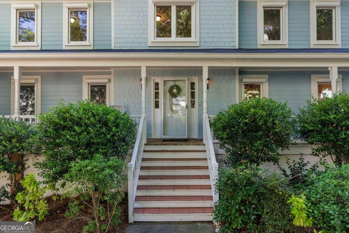 6 bedroom, 4.5 bathroom, 3,639 sq ft single family residence for sale at 4257 Arbor Club Drive, Marietta, GA 30066 — photo 2