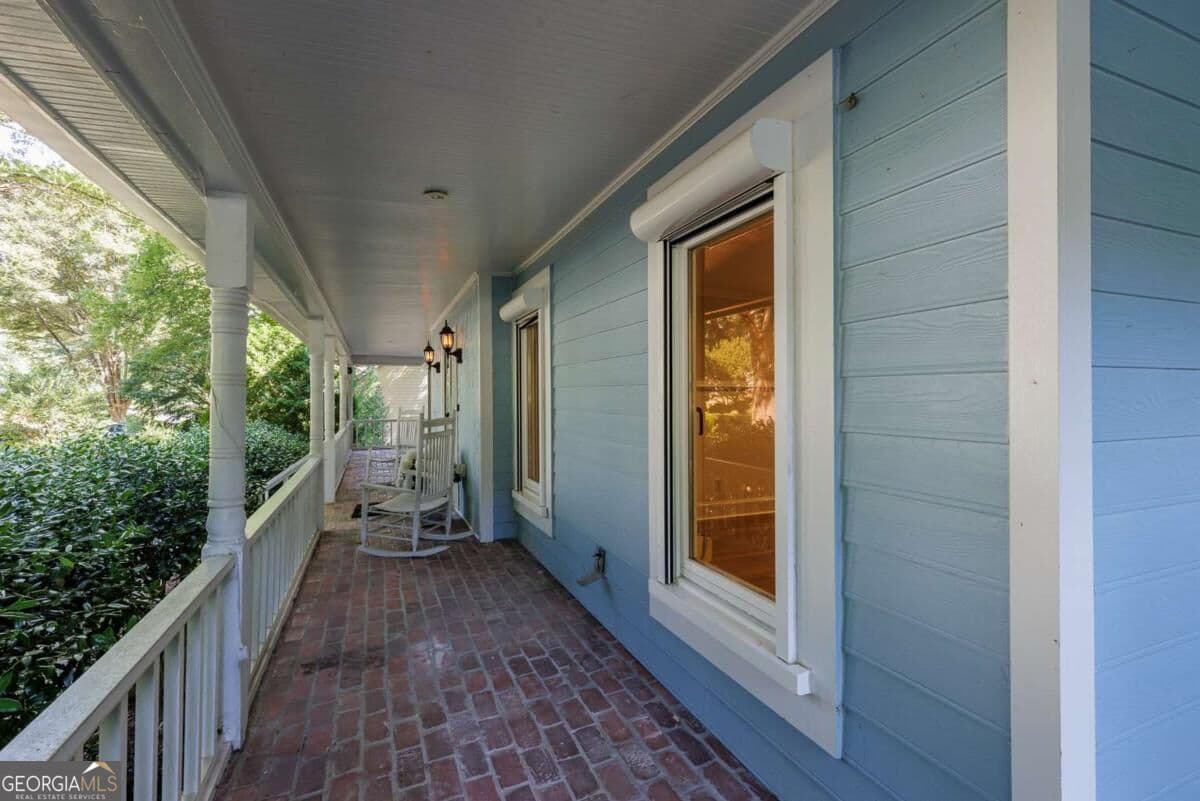 6 bedroom, 4.5 bathroom, 3,639 sq ft single family residence for sale at 4257 Arbor Club Drive, Marietta, GA 30066 — photo 3