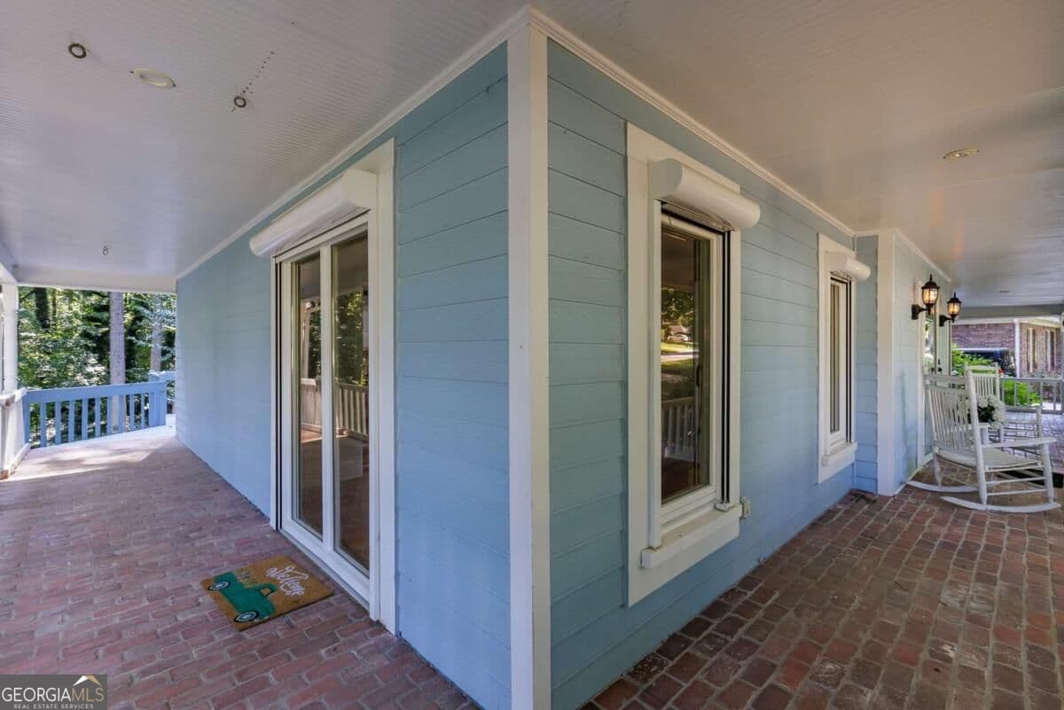 6 bedroom, 4.5 bathroom, 3,639 sq ft single family residence for sale at 4257 Arbor Club Drive, Marietta, GA 30066 — photo 4