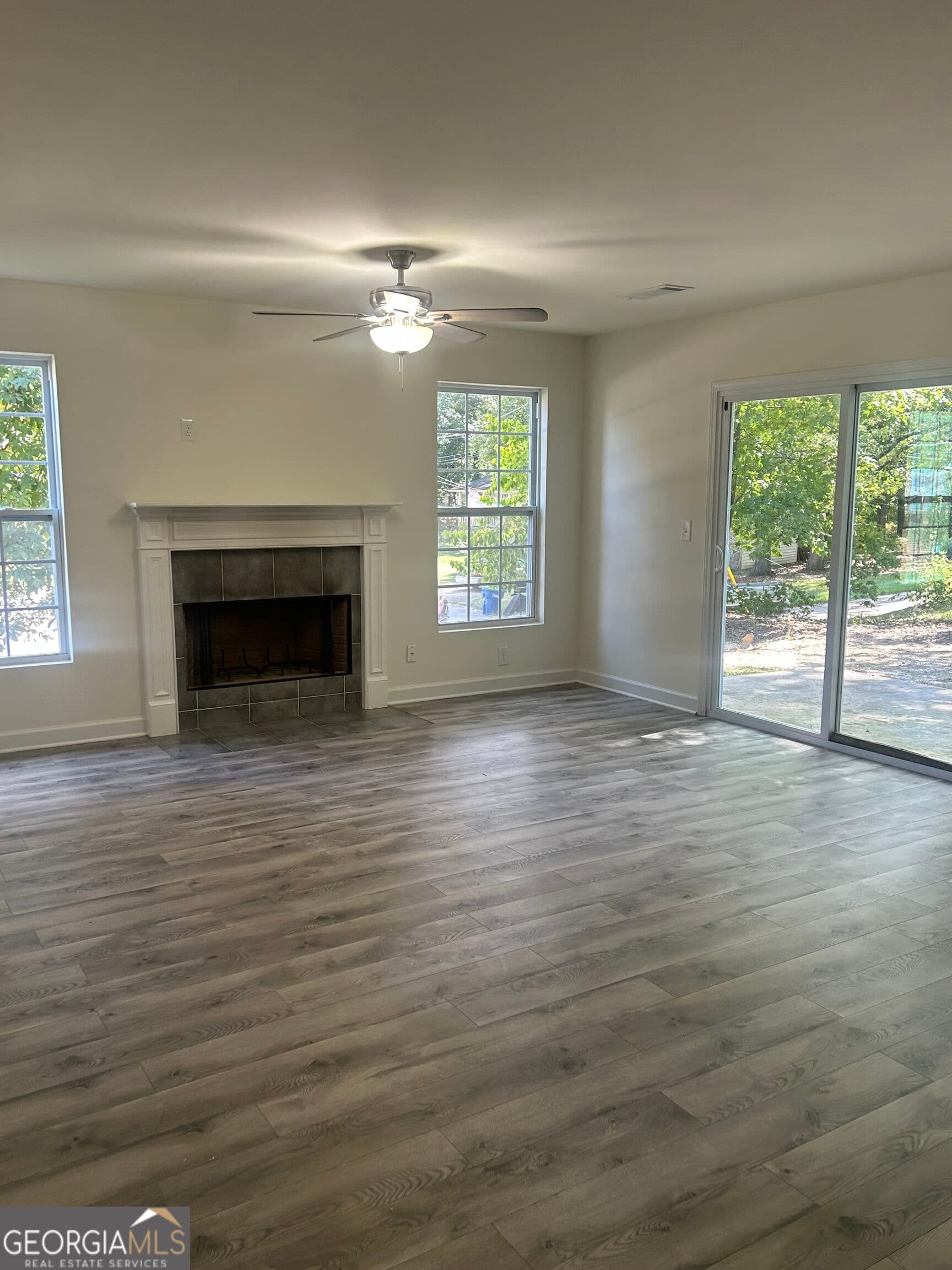 3 bedroom, 2.5 bathroom, 1,679 sq ft single family residence for rent at 7040 Hassana Lane, Fairburn, GA 30213 for $2,500 a month — photo 4