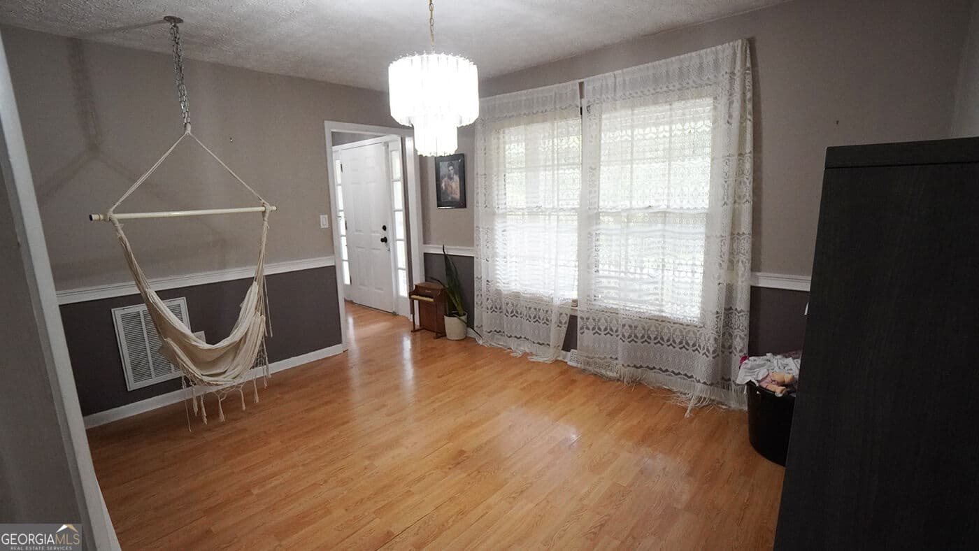 4 bedroom, 3.5 bathroom, 1,896 sq ft single family residence for sale at 302 Ridgewood Road, Cedartown, GA 30125 — photo 4