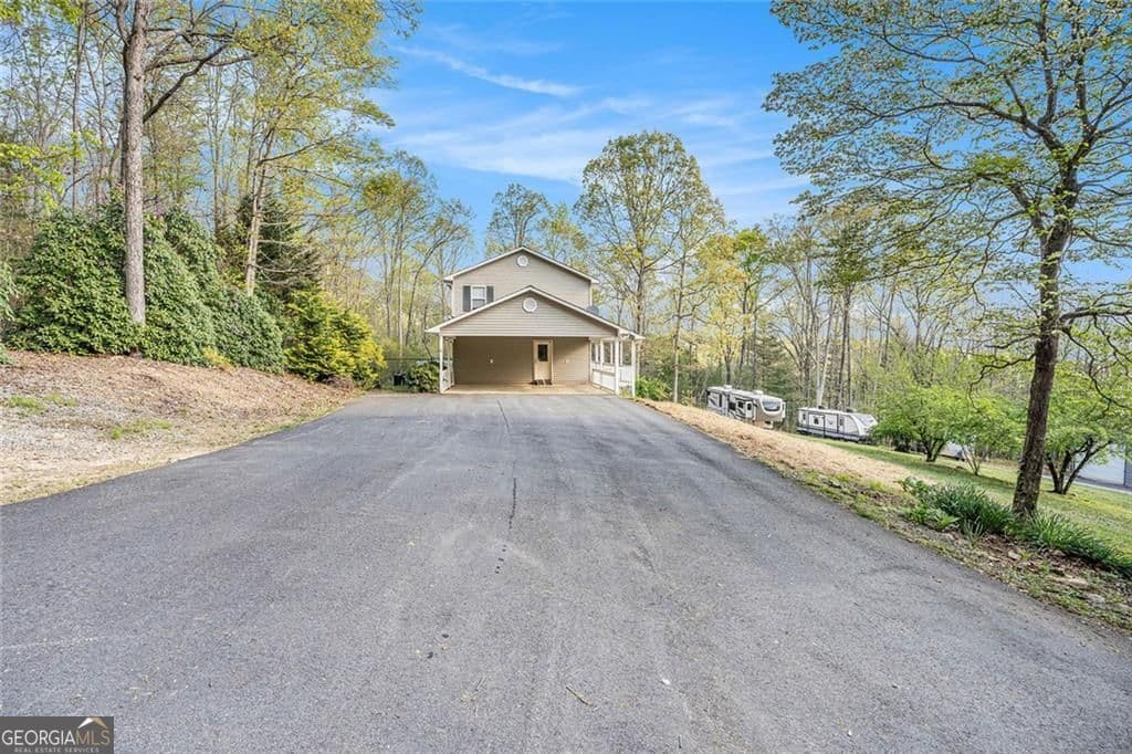 3 bedroom, 2 bathroom, 1,824 sq ft single family residence for sale at 542 Sharp Top Circle, Blairsville, GA 30512 — photo 3