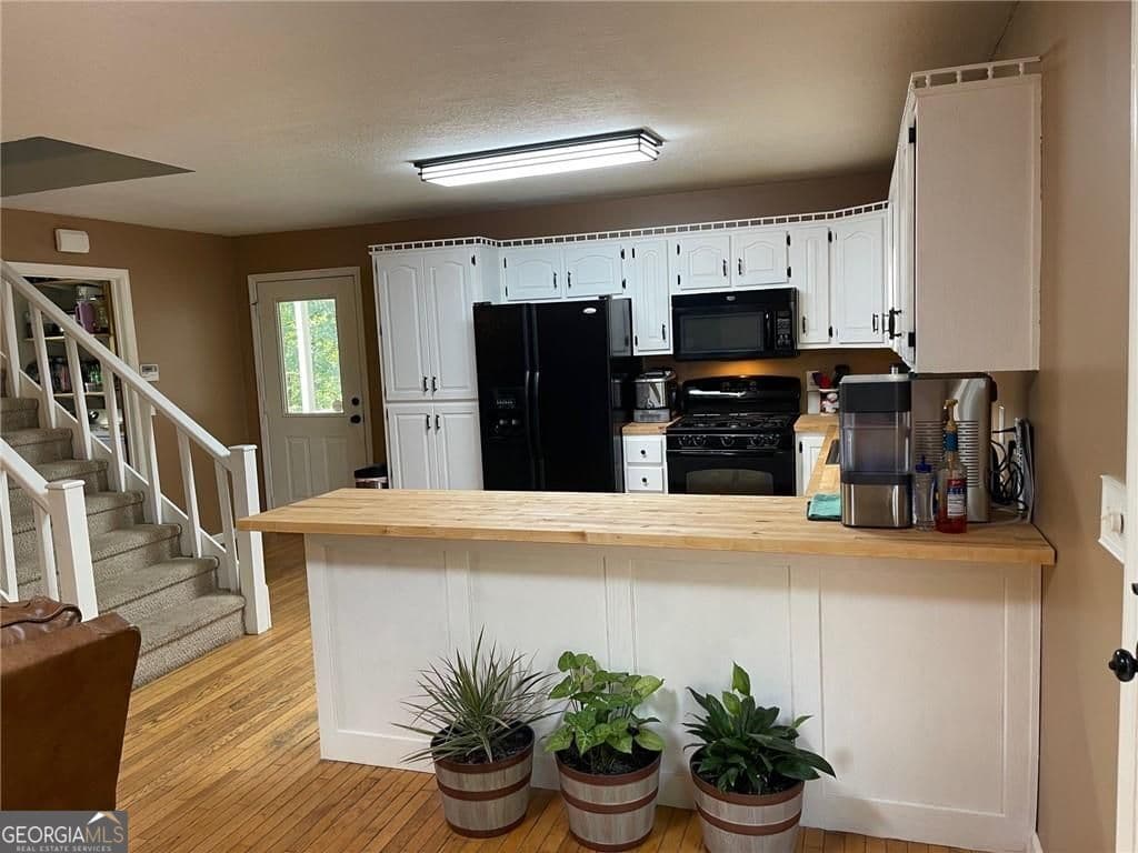 3 bedroom, 2 bathroom, 1,824 sq ft single family residence for sale at 542 Sharp Top Circle, Blairsville, GA 30512 — photo 9