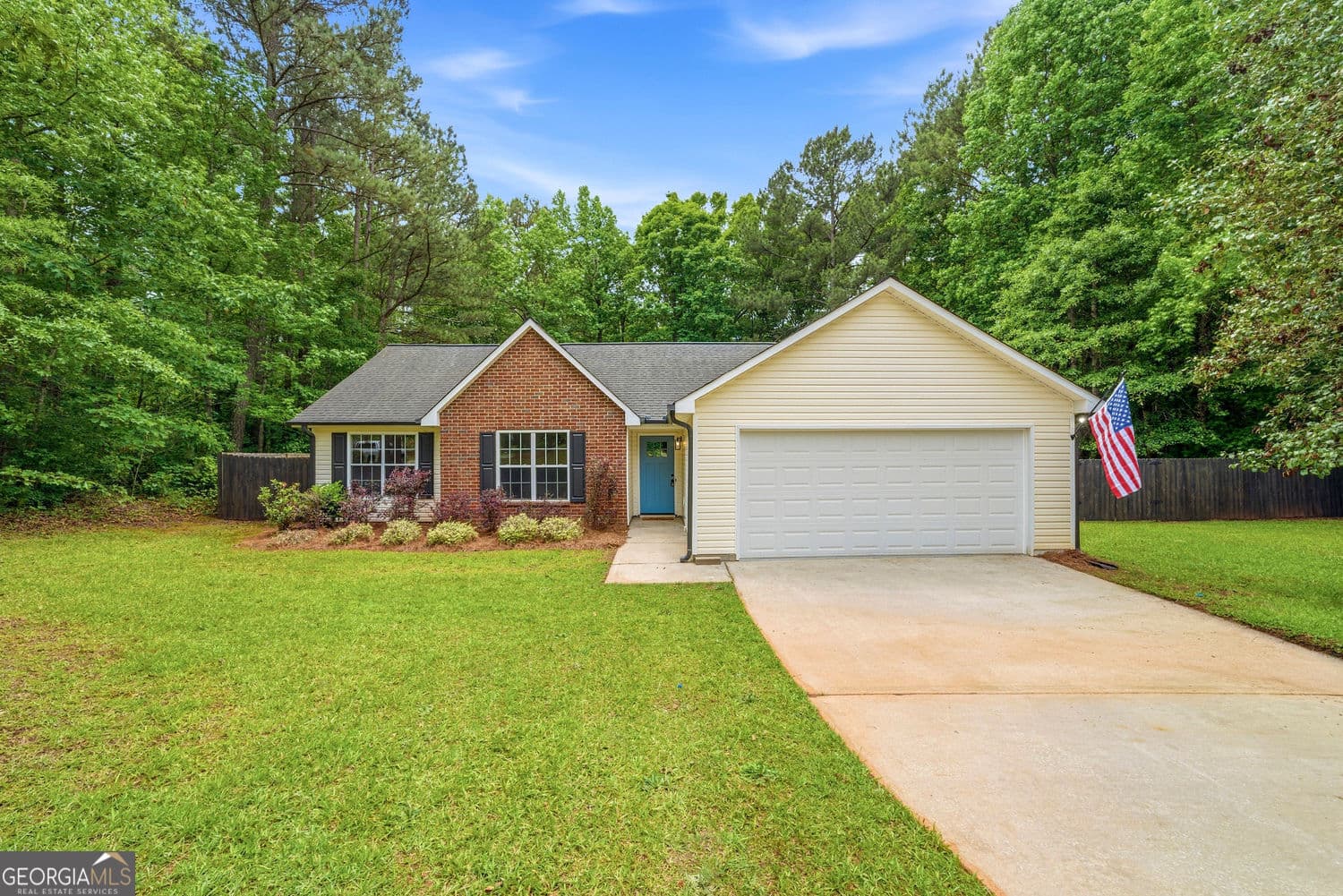 3 bedroom, 2 bathroom, 1,474 sq ft single family residence sold at 250 Saddlebrook Drive, Senoia, GA 30276