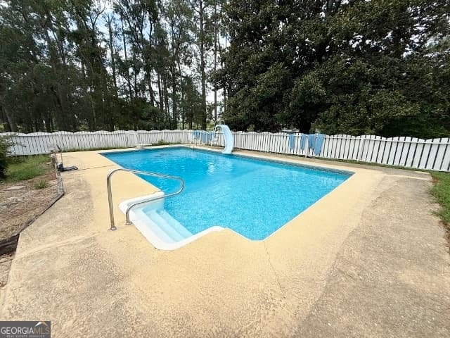 4 bedroom, 2.5 bathroom, 2,882 sq ft single family residence for sale at 817 Golf Drive, Swainsboro, GA 30401 — photo 3