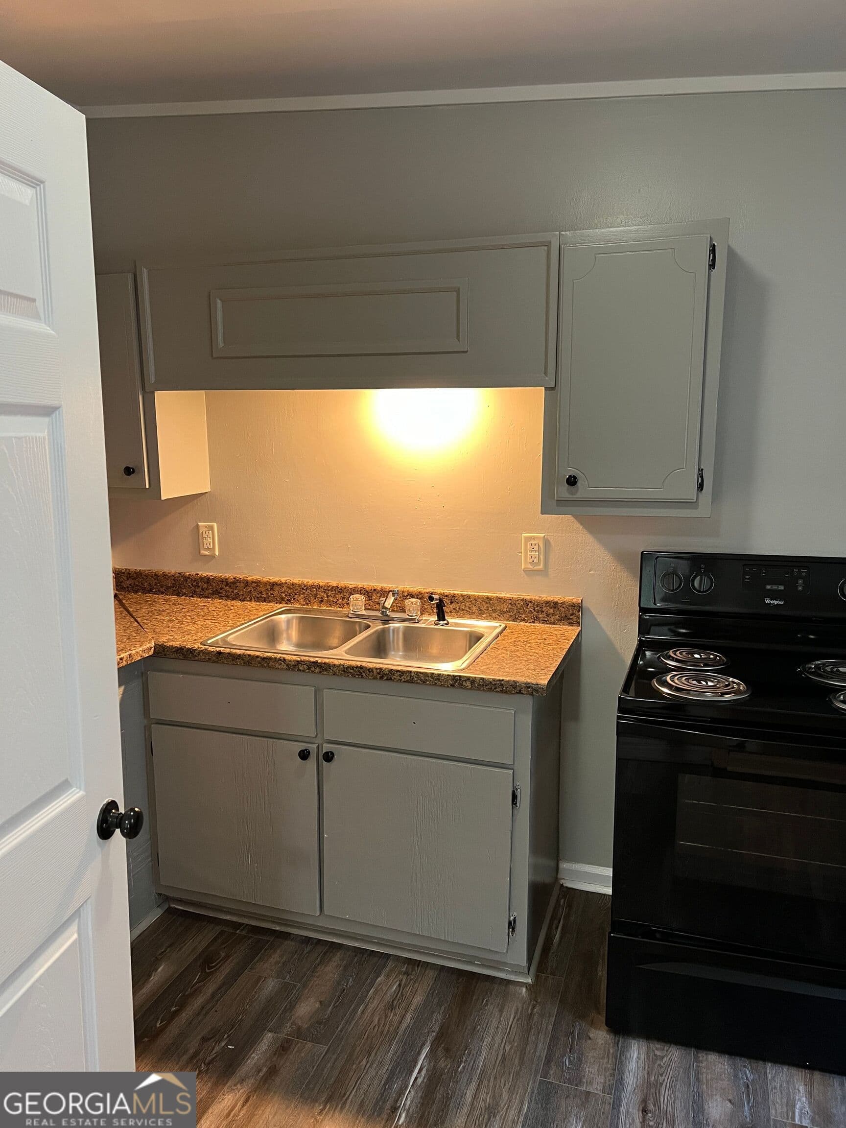 2 bedroom, 1 bathroom, 600 sq ft duplex for rent at 505 Charlton Street B, Valdosta, GA 31601 for $800 a month — photo 9