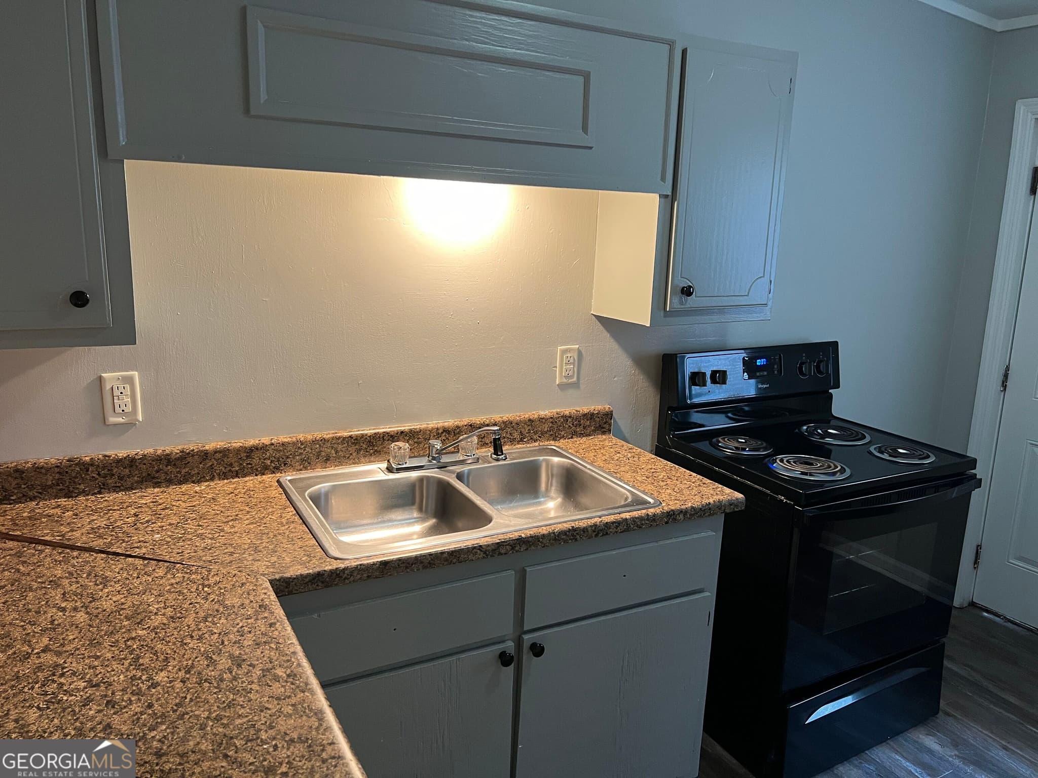 2 bedroom, 1 bathroom, 600 sq ft duplex for rent at 505 Charlton Street B, Valdosta, GA 31601 for $800 a month — photo 10