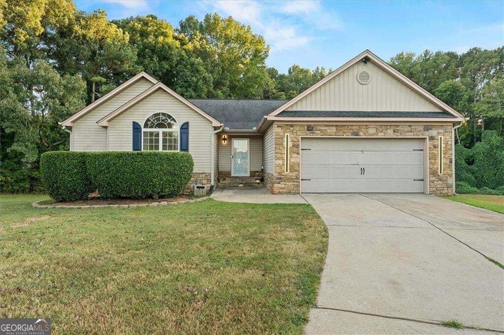 5 bedroom, 3.5 bathroom, 3,925 sq ft single family residence for sale at 40 Hannah Heights Way, Hull, GA 30646
