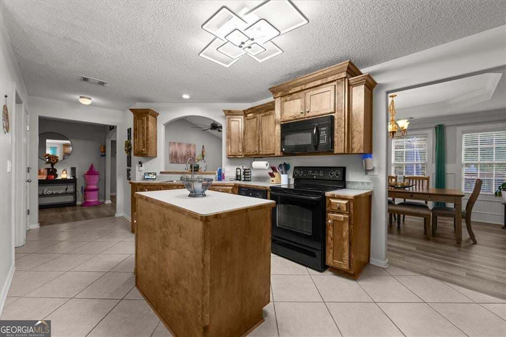 5 bedroom, 3.5 bathroom, 3,925 sq ft single family residence for sale at 40 Hannah Heights Way, Hull, GA 30646 — photo 9