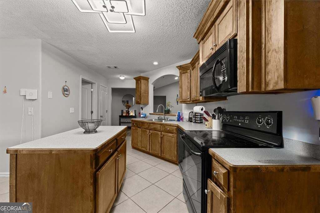 5 bedroom, 3.5 bathroom, 3,925 sq ft single family residence for sale at 40 Hannah Heights Way, Hull, GA 30646 — photo 10