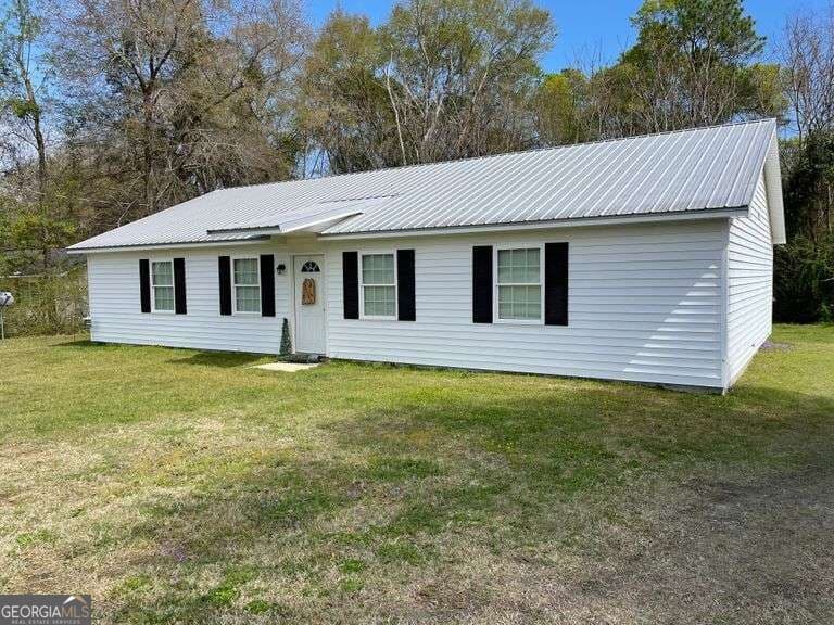 4 bedroom, 2 bathroom, 1,420 sq ft single family residence for sale at 114 Atkinson Drive, Swainsboro, GA 30401 — photo 3