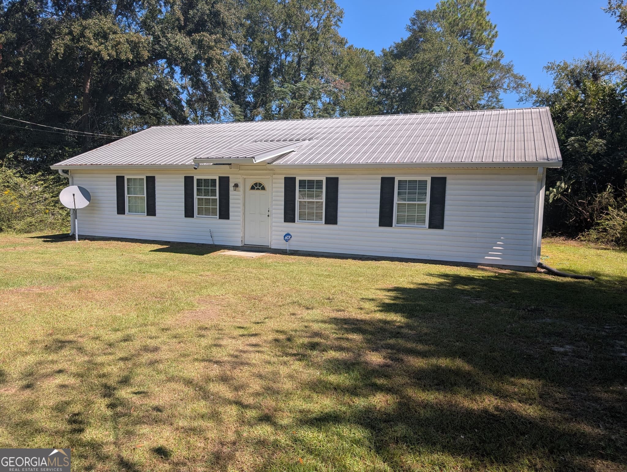 4 bedroom, 2 bathroom, 1,420 sq ft single family residence for sale at 114 Atkinson Drive, Swainsboro, GA 30401