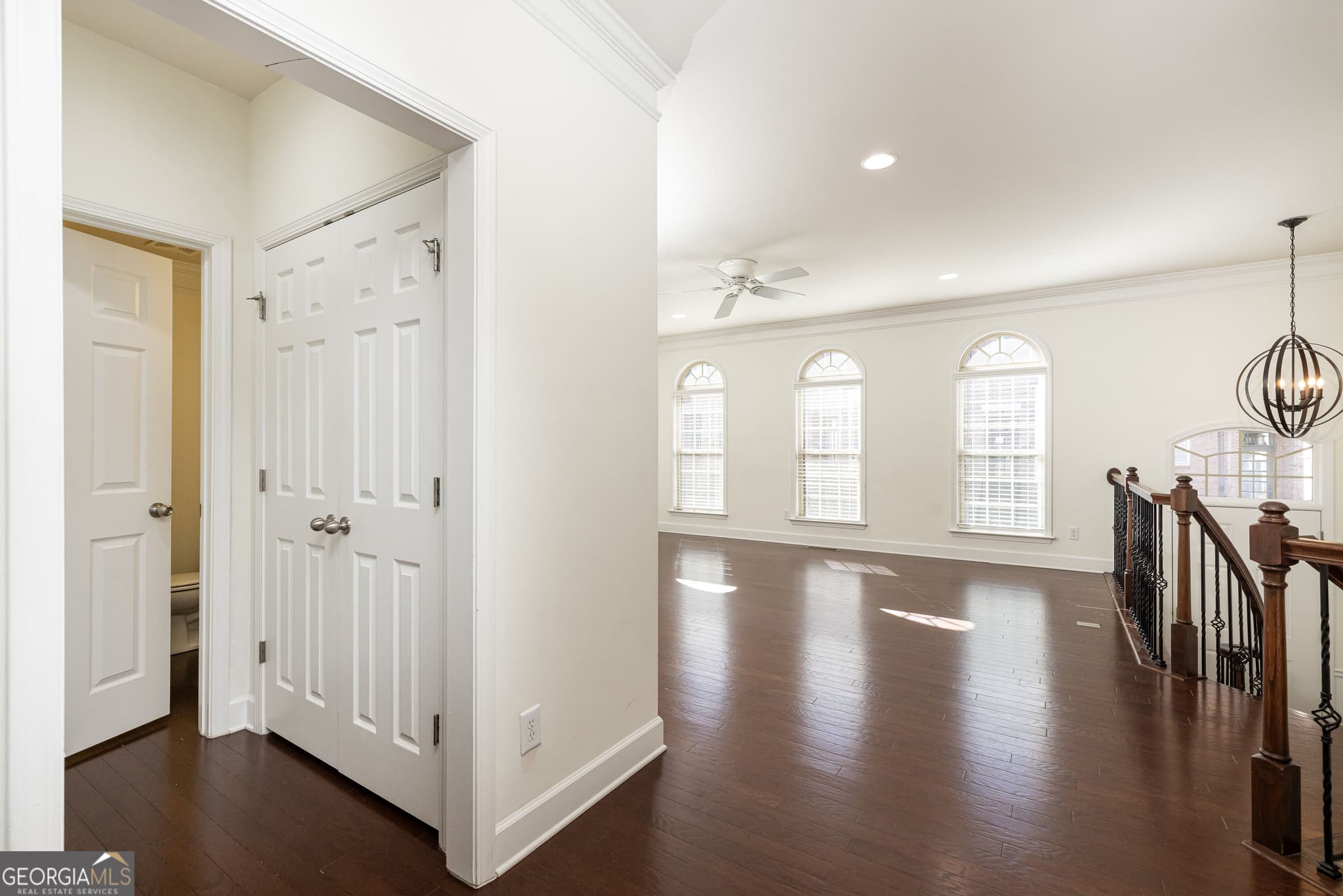4 bedroom, 3.5 bathroom, 2,612 sq ft townhouse for sale at 545 Sarabrook Place, Sandy Springs, GA 30342 — photo 8