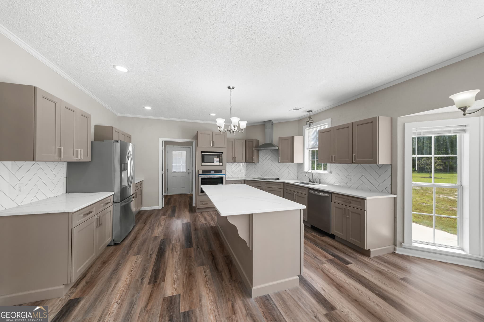 3 bedroom, 2 bathroom, 2,870 sq ft single family residence for sale at 106 Avondale Drive, Sylvania, GA 30467 — photo 7