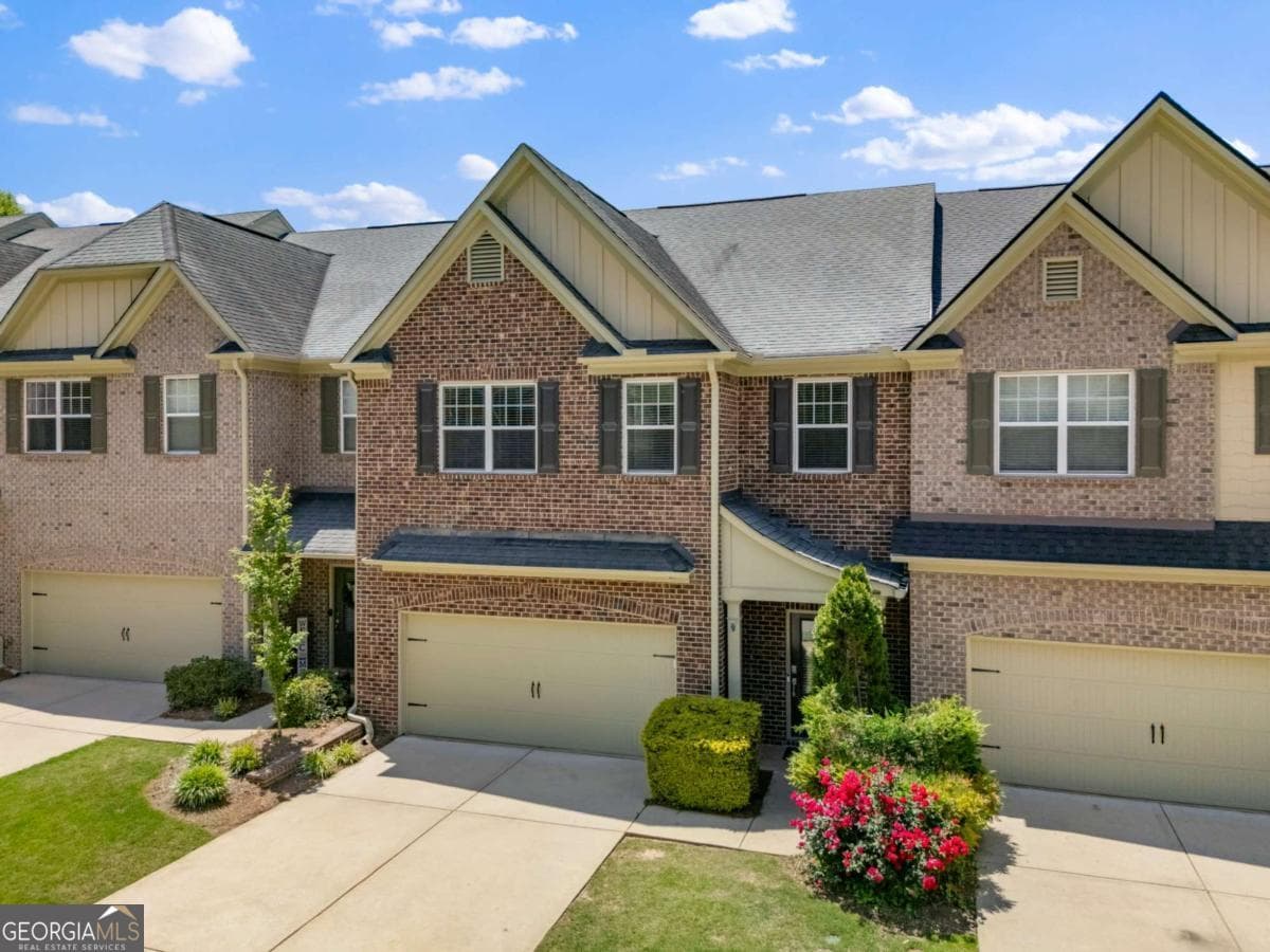 3 bedroom, 3.5 bathroom, 2,596 sq ft townhouse sold at 3628 Ashcroft Bend, Atlanta, GA 30319