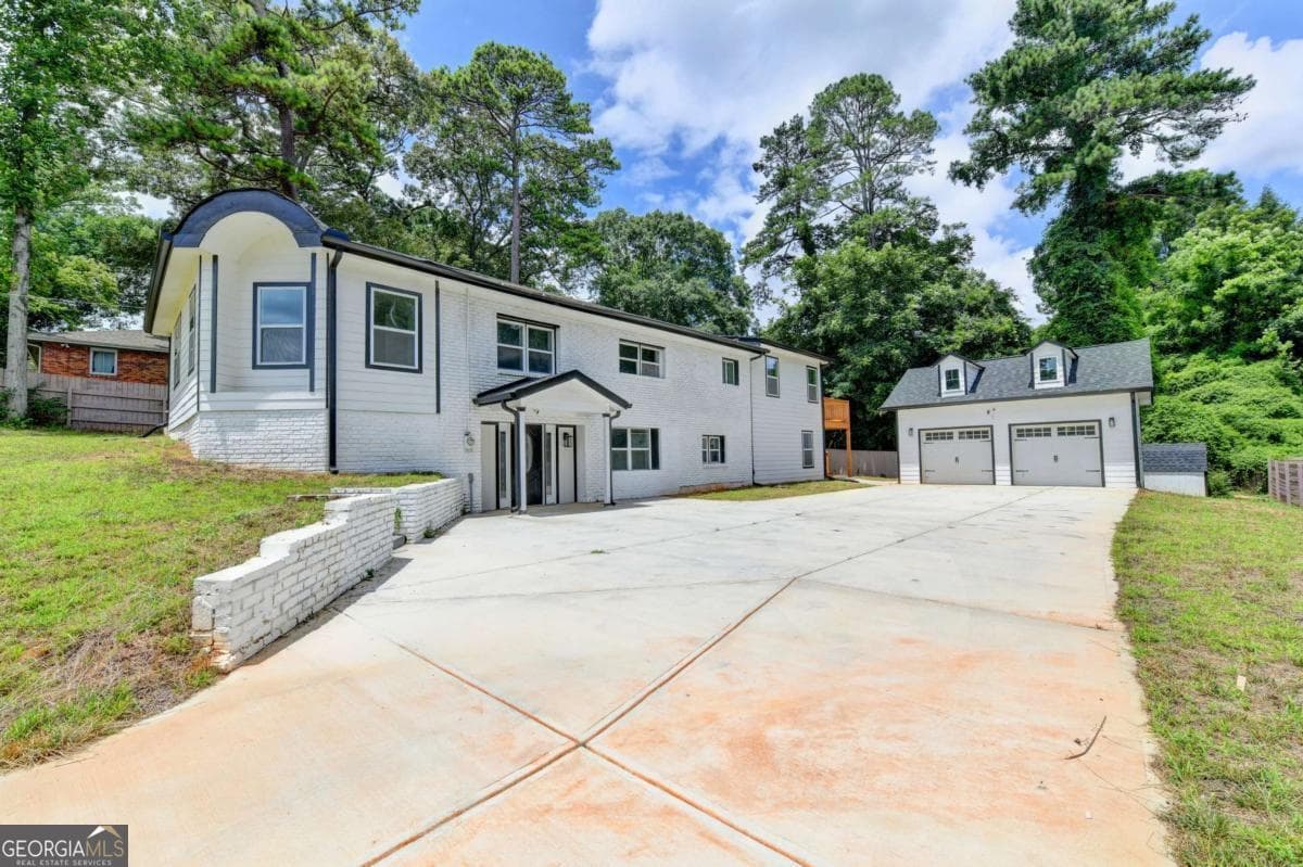 5 bedroom, 5 bathroom, 2,800 sq ft single family residence for sale at 3178 North Druid Hills Road, Decatur, GA 30033 — photo 2