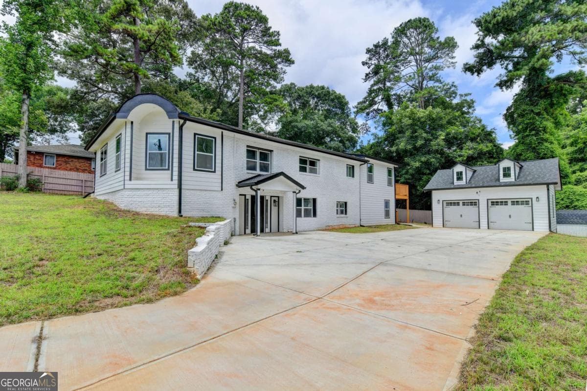 5 bedroom, 5 bathroom, 2,800 sq ft single family residence for sale at 3178 North Druid Hills Road, Decatur, GA 30033 — photo 4