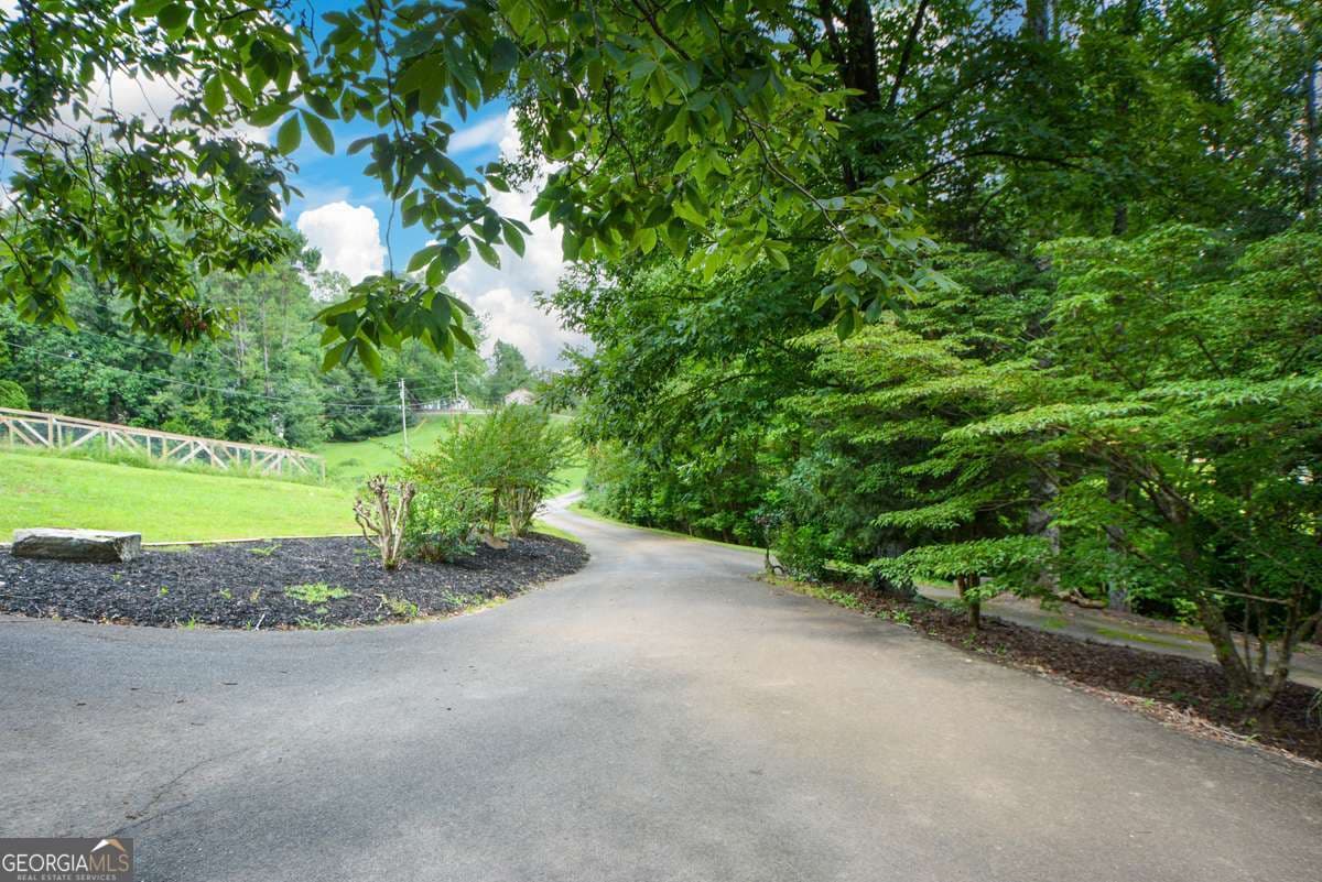 5 bedroom, 4 bathroom, 2,800 sq ft single family residence for sale at 41 Clark Station Road, Jasper, GA 30143 — photo 9