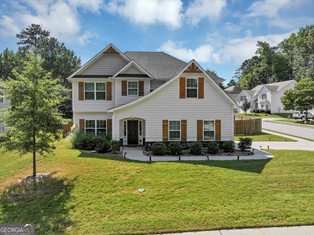 4 bedroom, 3 bathroom, 2,705 sq ft single family residence sold at 3 S York Drive, Newnan, GA 30265