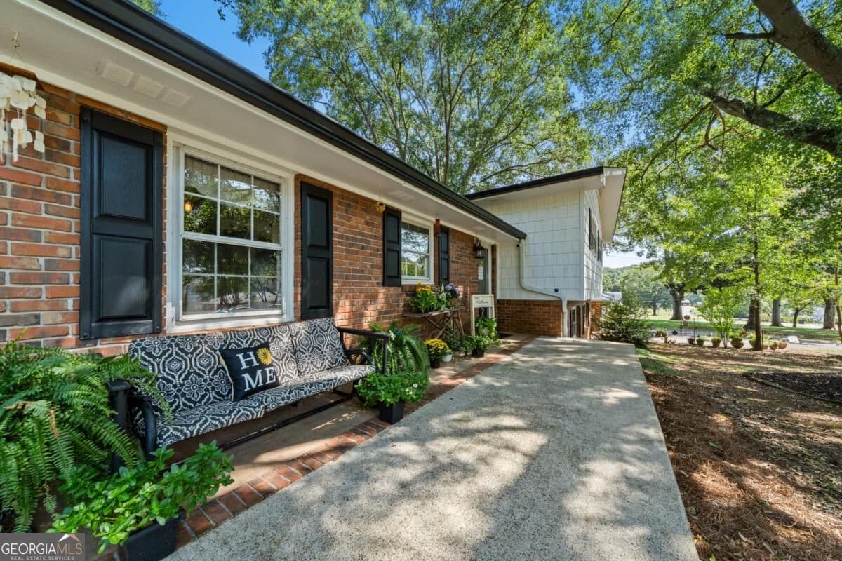 5 bedroom, 2 bathroom, 1,659 sq ft single family residence for sale at 20 Oakdale Drive, Cartersville, GA 30120 — photo 3