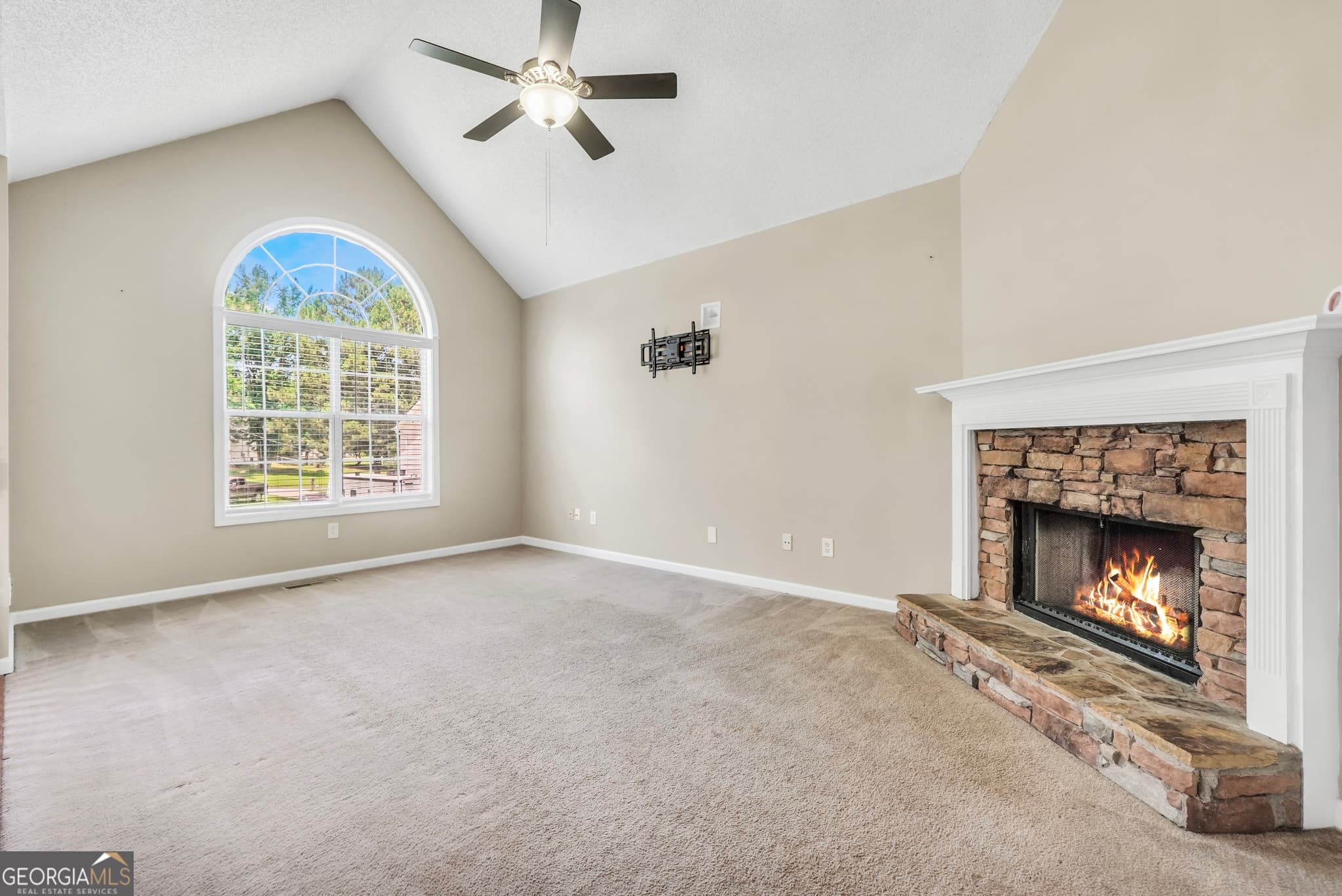 5 bedroom, 3 bathroom, 2,429 sq ft single family residence for sale at 105 Dawn Court, Jackson, GA 30233 — photo 6
