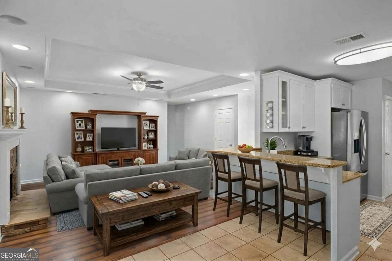 4 bedroom, 2.5 bathroom, 2,464 sq ft single family residence for sale at 9530 Bonsall Circle, Gainesville, GA 30506 — photo 6