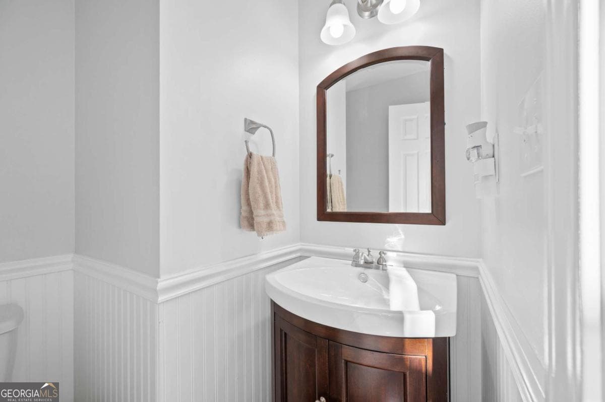 4 bedroom, 2.5 bathroom, 2,464 sq ft single family residence for sale at 9530 Bonsall Circle, Gainesville, GA 30506 — photo 7