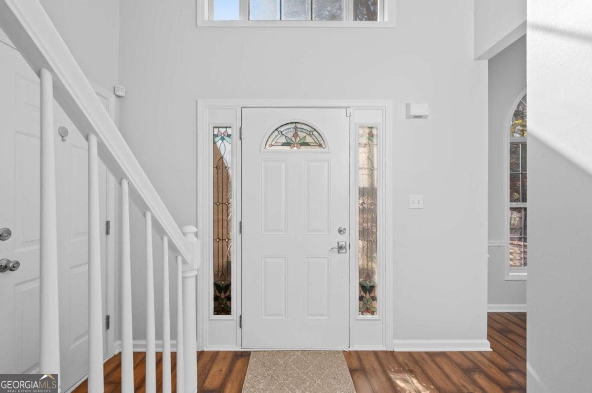 4 bedroom, 2.5 bathroom, 2,464 sq ft single family residence for sale at 9530 Bonsall Circle, Gainesville, GA 30506 — photo 4