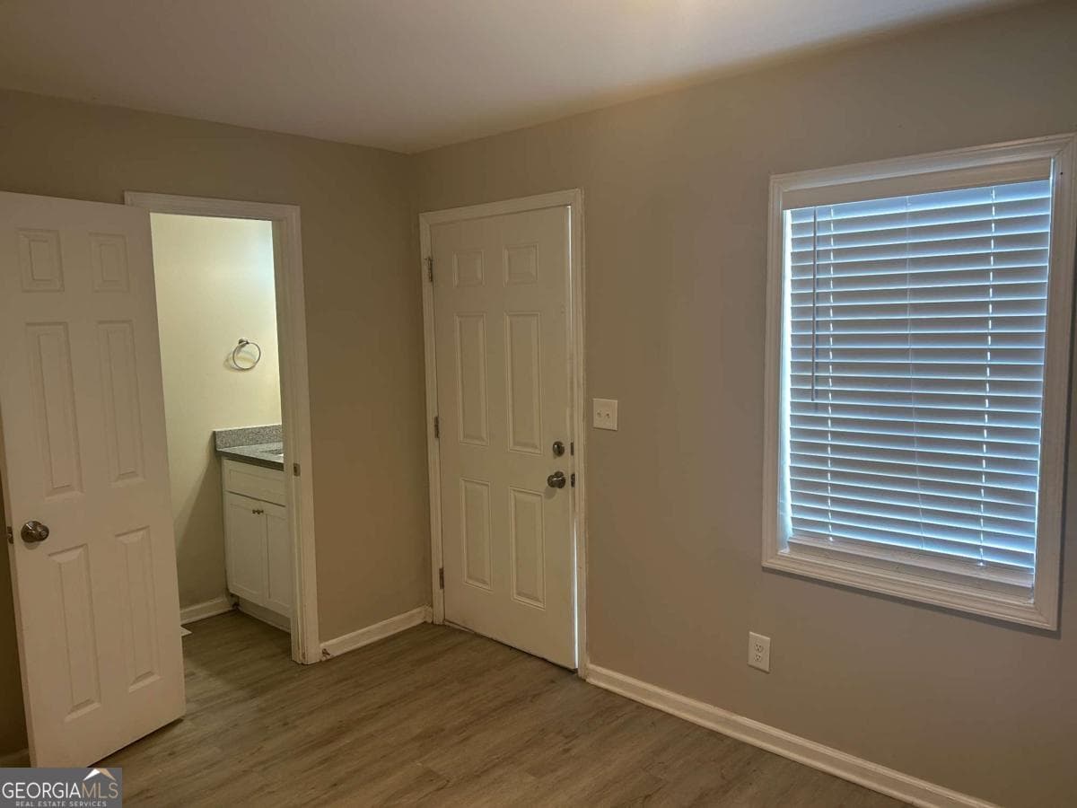 2 bedroom, 2.5 bathroom, 1,728 sq ft townhouse for sale at 2604 Campbellton Road 1B, Atlanta, GA 30311 — photo 3