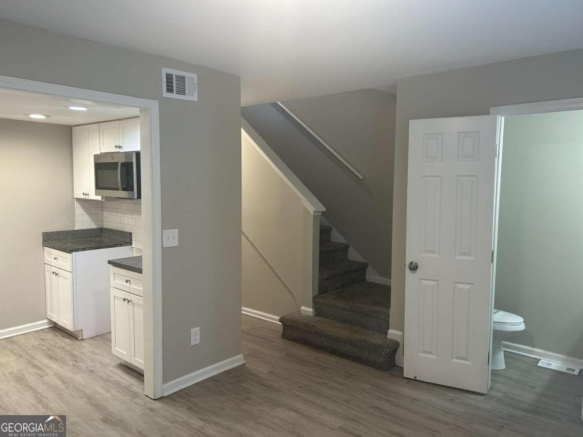 2 bedroom, 2.5 bathroom, 1,728 sq ft townhouse for sale at 2604 Campbellton Road 1B, Atlanta, GA 30311 — photo 5