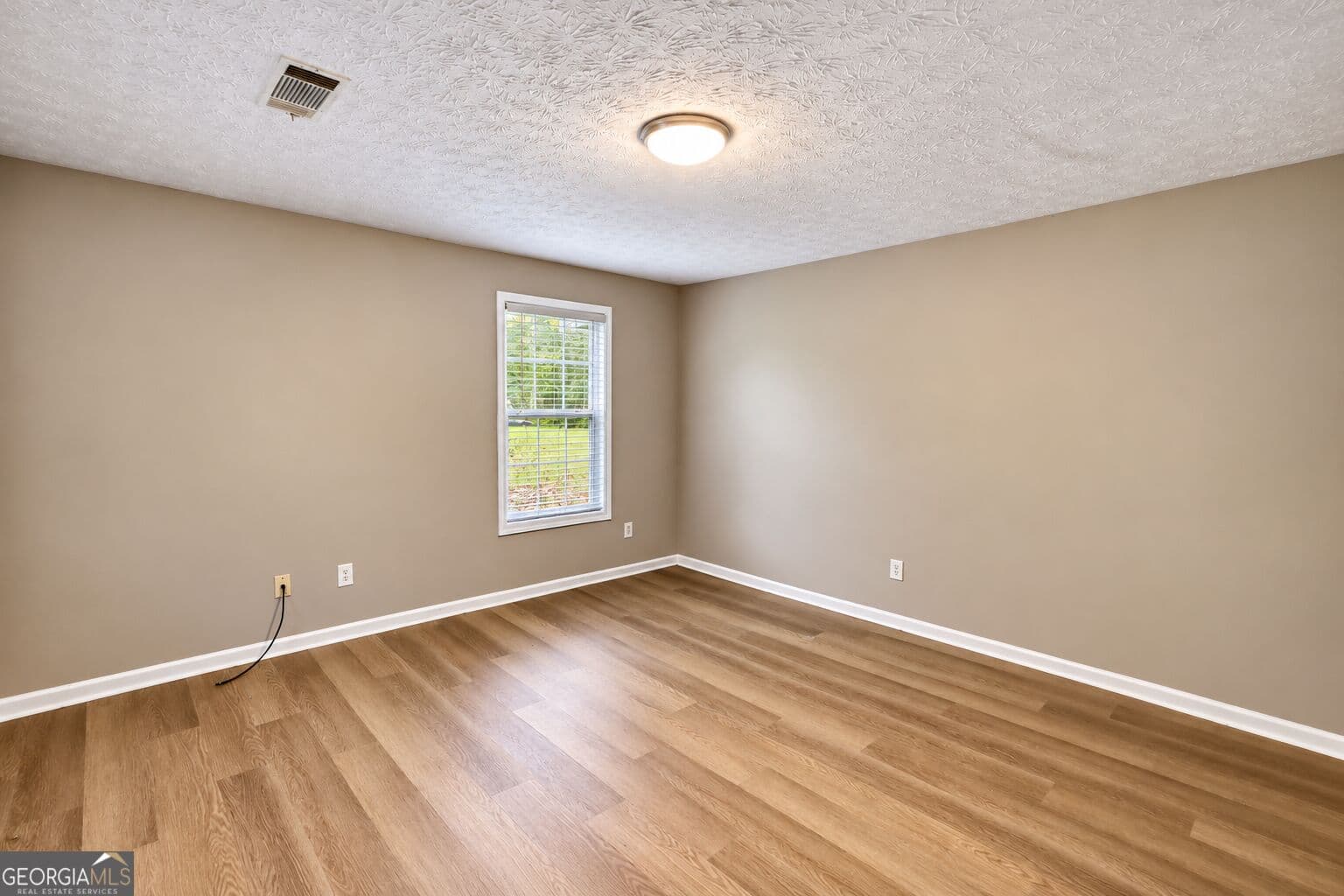 3 bedroom, 1 bathroom, 1,040 sq ft single family residence for sale at 9117 Cecelia Street, Covington, GA 30014 — photo 8