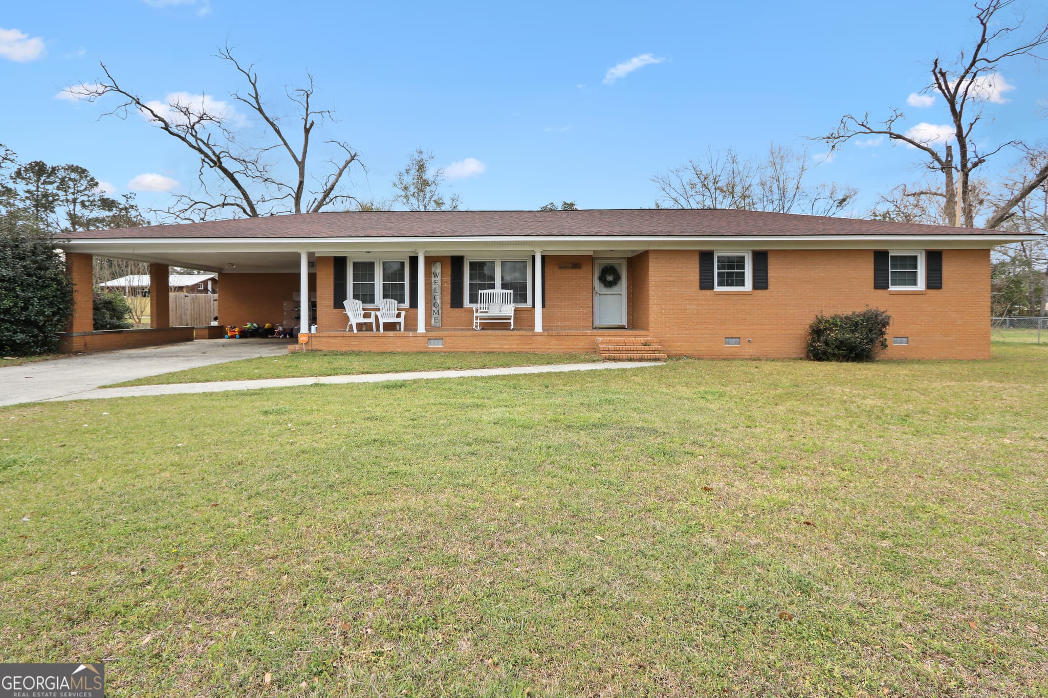 3 bedroom, 2 bathroom, 1,881 sq ft single family residence sold at 280 S Lewis Street, Metter, GA 30439