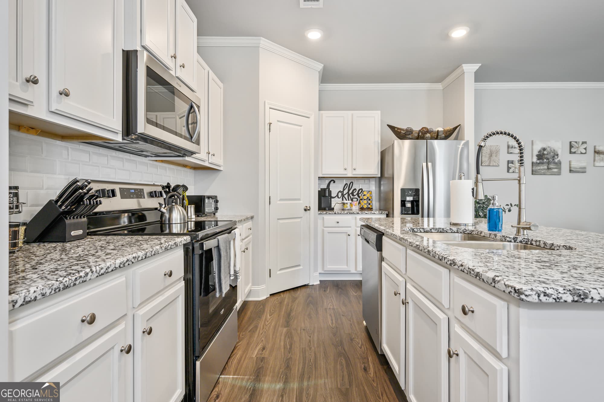 3 bedroom, 2.5 bathroom single family residence for rent at 2059 Pinnacle Walk Drive, Norcross, GA 30071 for $5,049 a month — photo 7