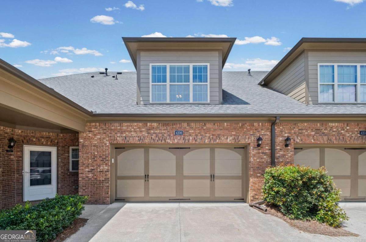 3 bedroom, 3 bathroom, 2,230 sq ft condominium for sale at 4206 Lanier Ridge Walk 504, Cumming, GA 30041 — photo 3