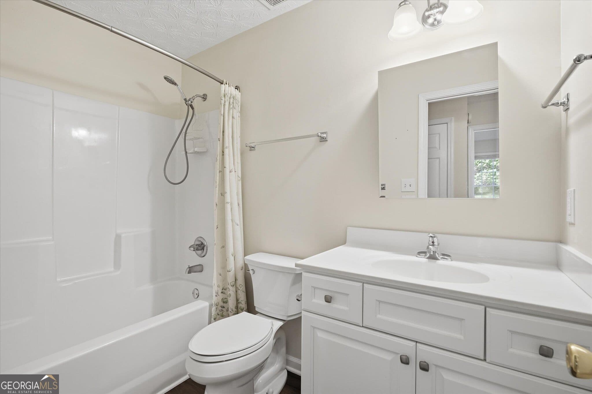 4 bedroom, 3 bathroom single family residence for sale at 4225 Ruby Forest Boulevard, Suwanee, GA 30024 — photo 9