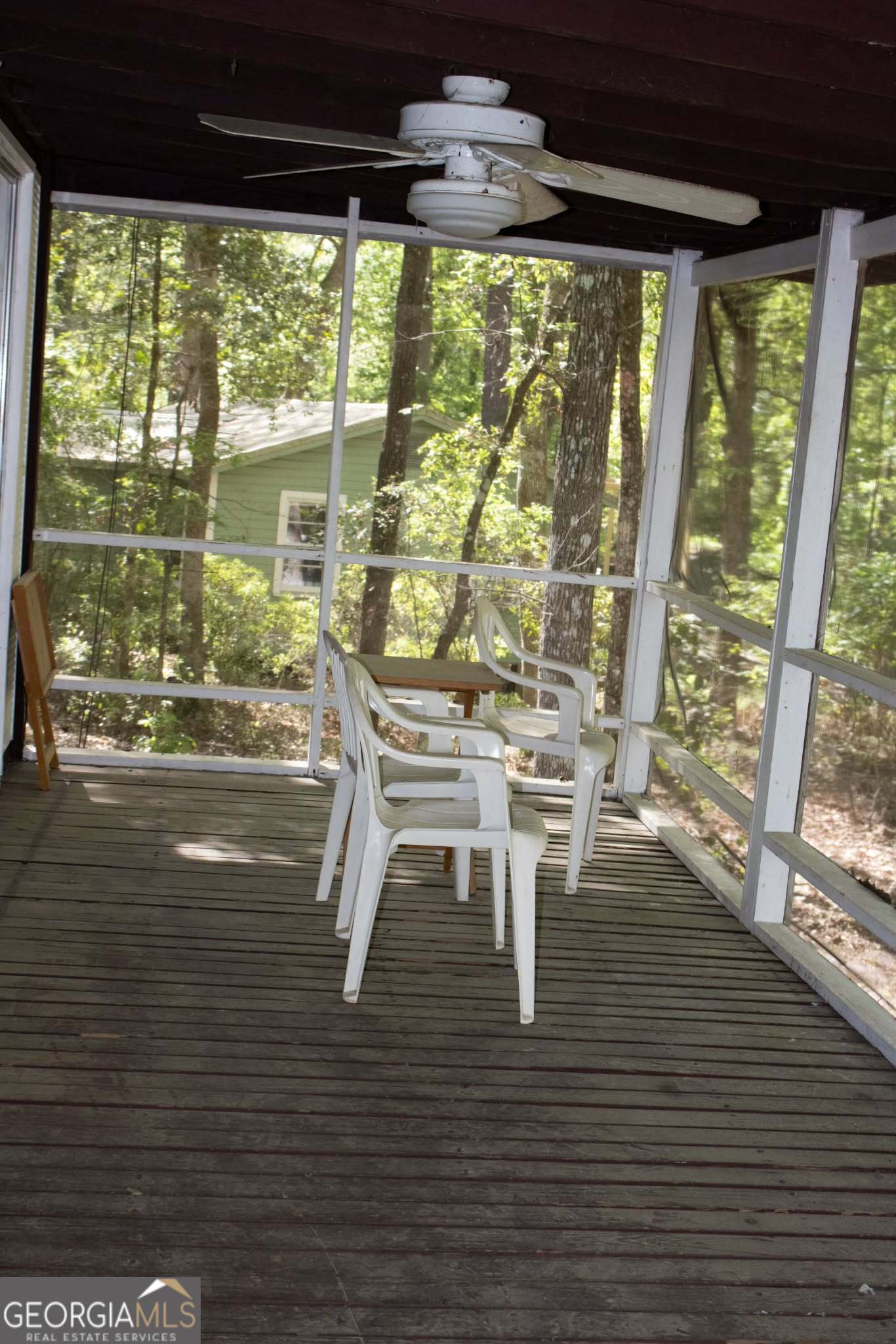 2 bedroom, 1 bathroom, 640 sq ft cabin,single family residence for sale at 287 Shady Bluff Lane, Waynesville, GA 31566 — photo 7