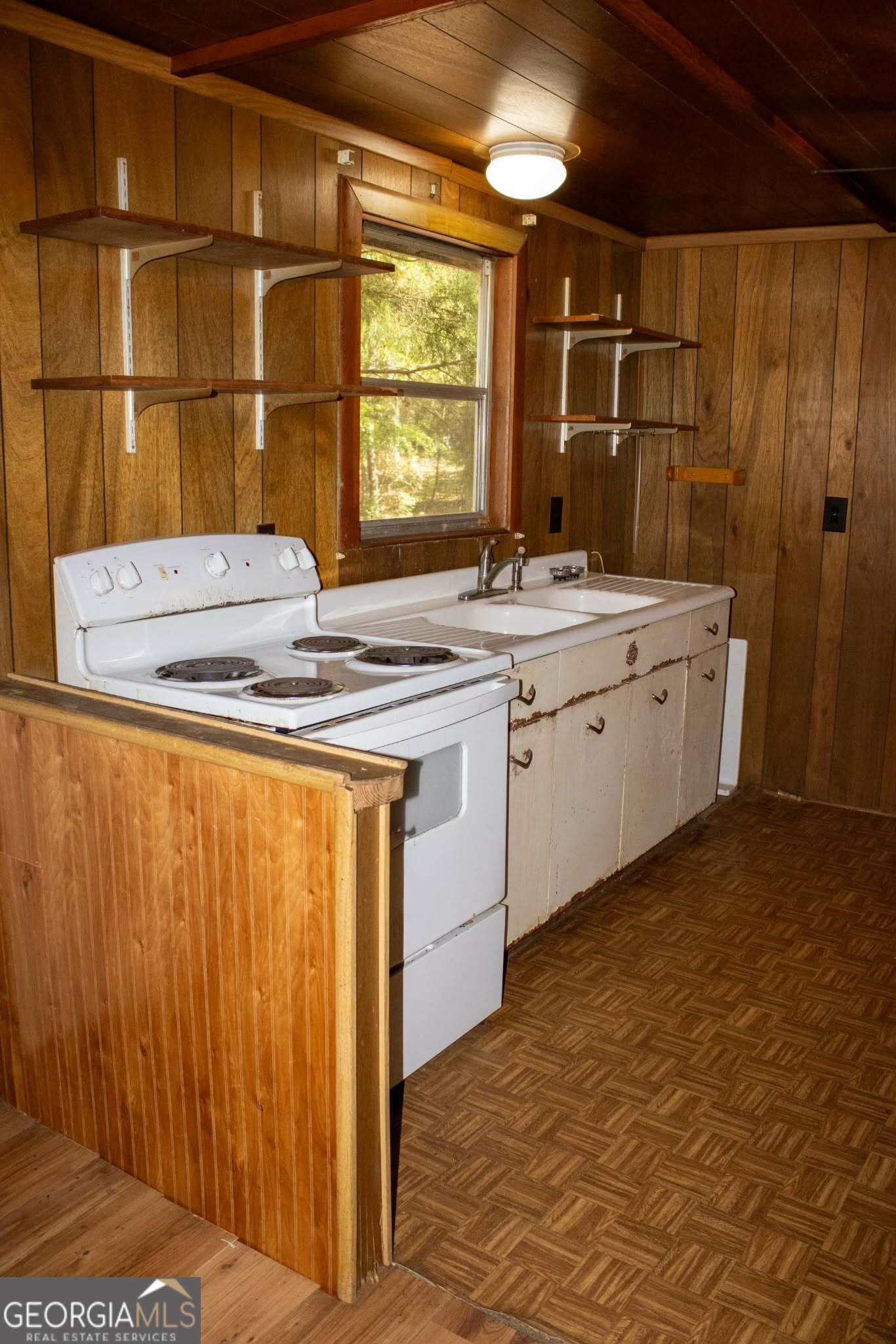 2 bedroom, 1 bathroom, 640 sq ft cabin,single family residence for sale at 287 Shady Bluff Lane, Waynesville, GA 31566 — photo 10
