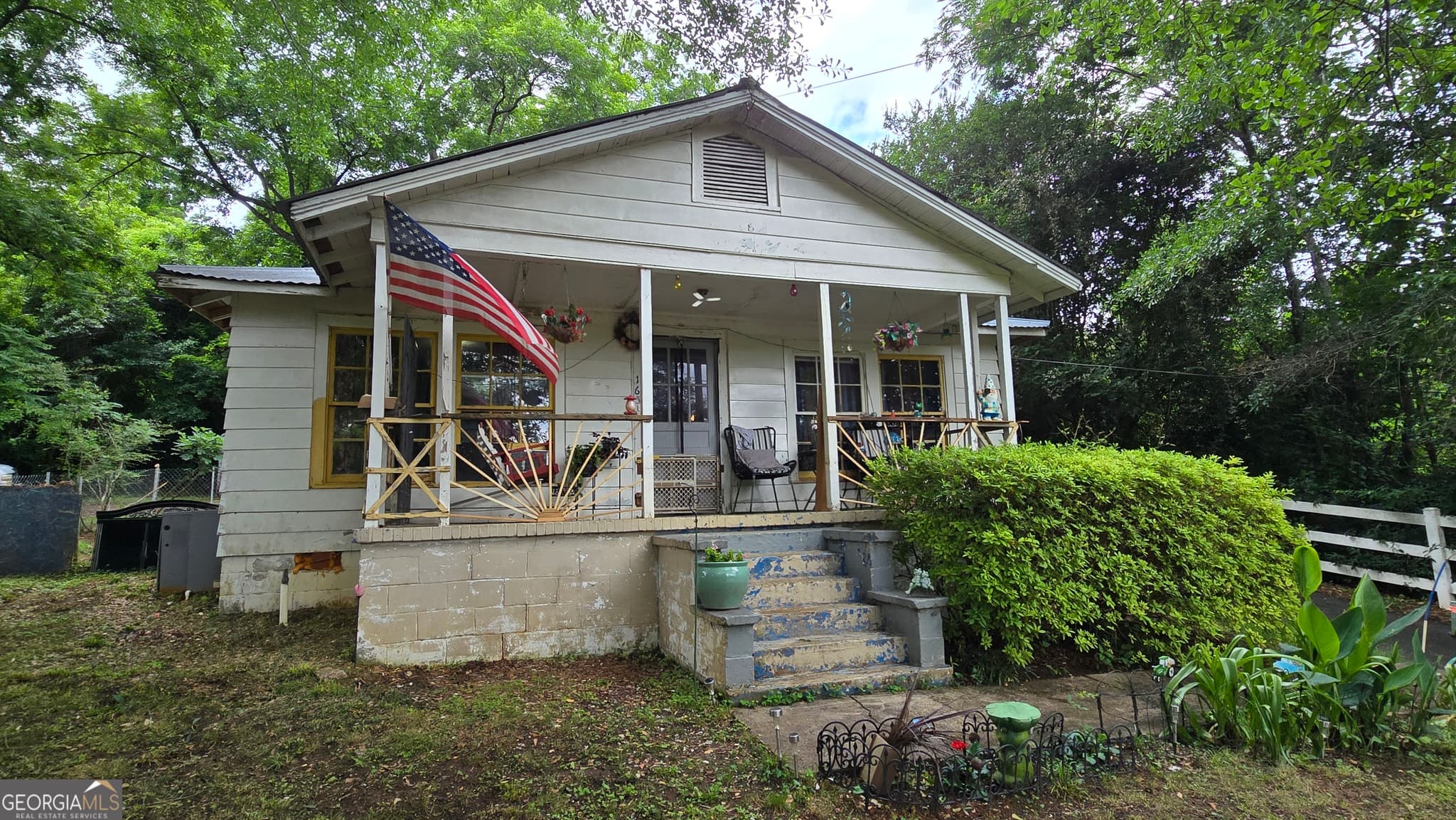 3 bedroom, 1 bathroom, 1,260 sq ft single family residence for sale at 163 Swint Avenue, Milledgeville, GA 31061 — photo 2