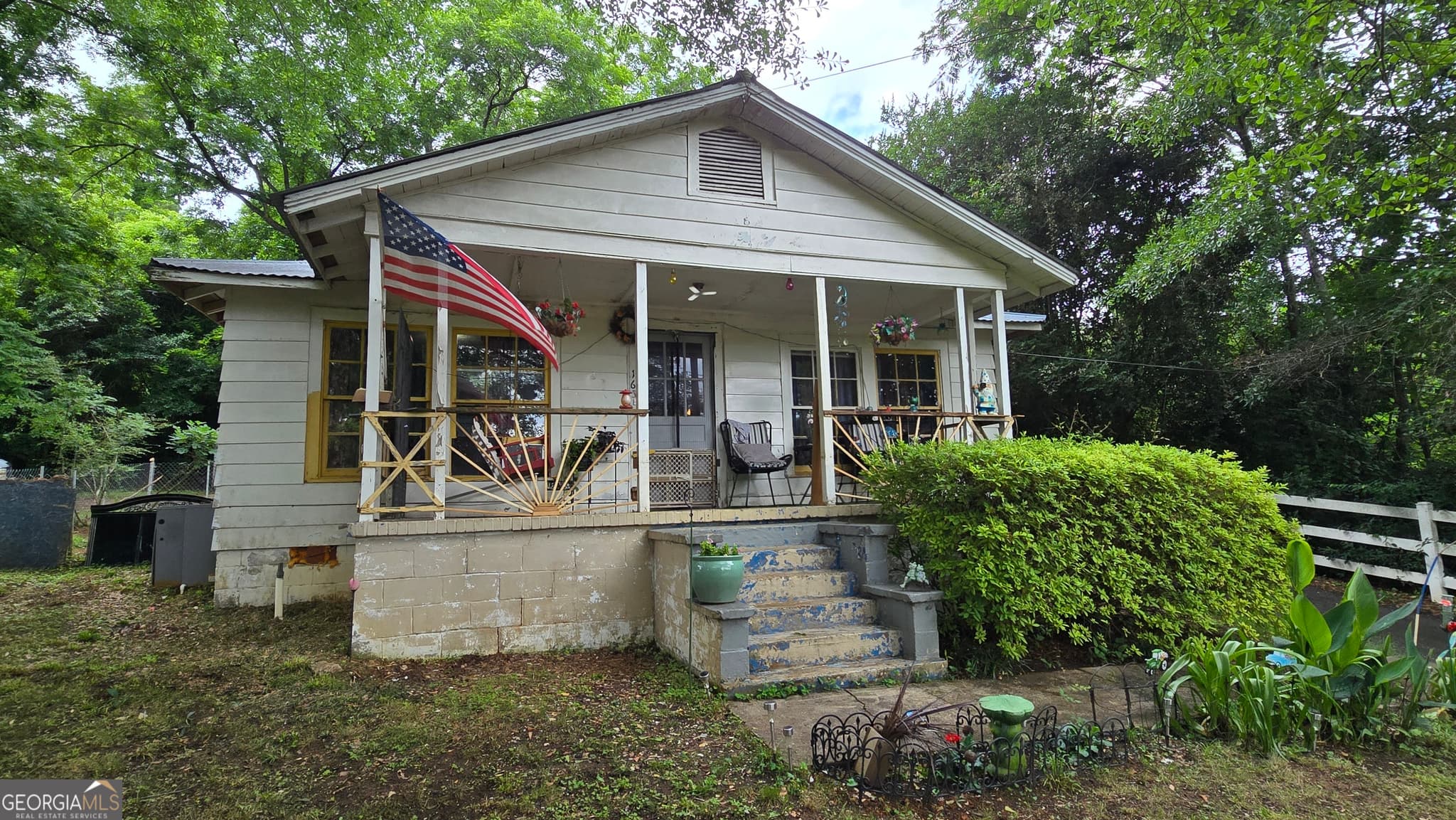 3 bedroom, 1 bathroom, 1,260 sq ft single family residence for sale at 163 Swint Avenue, Milledgeville, GA 31061 — photo 3