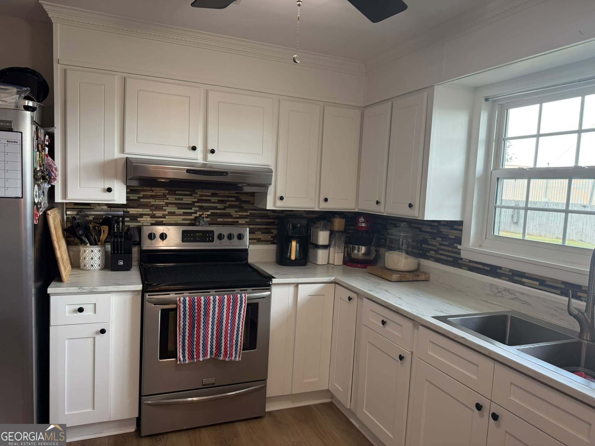 4 bedroom, 3 bathroom, 2,070 sq ft single family residence for sale at 1214 E Barnard Street, Glennville, GA 30427 — photo 5