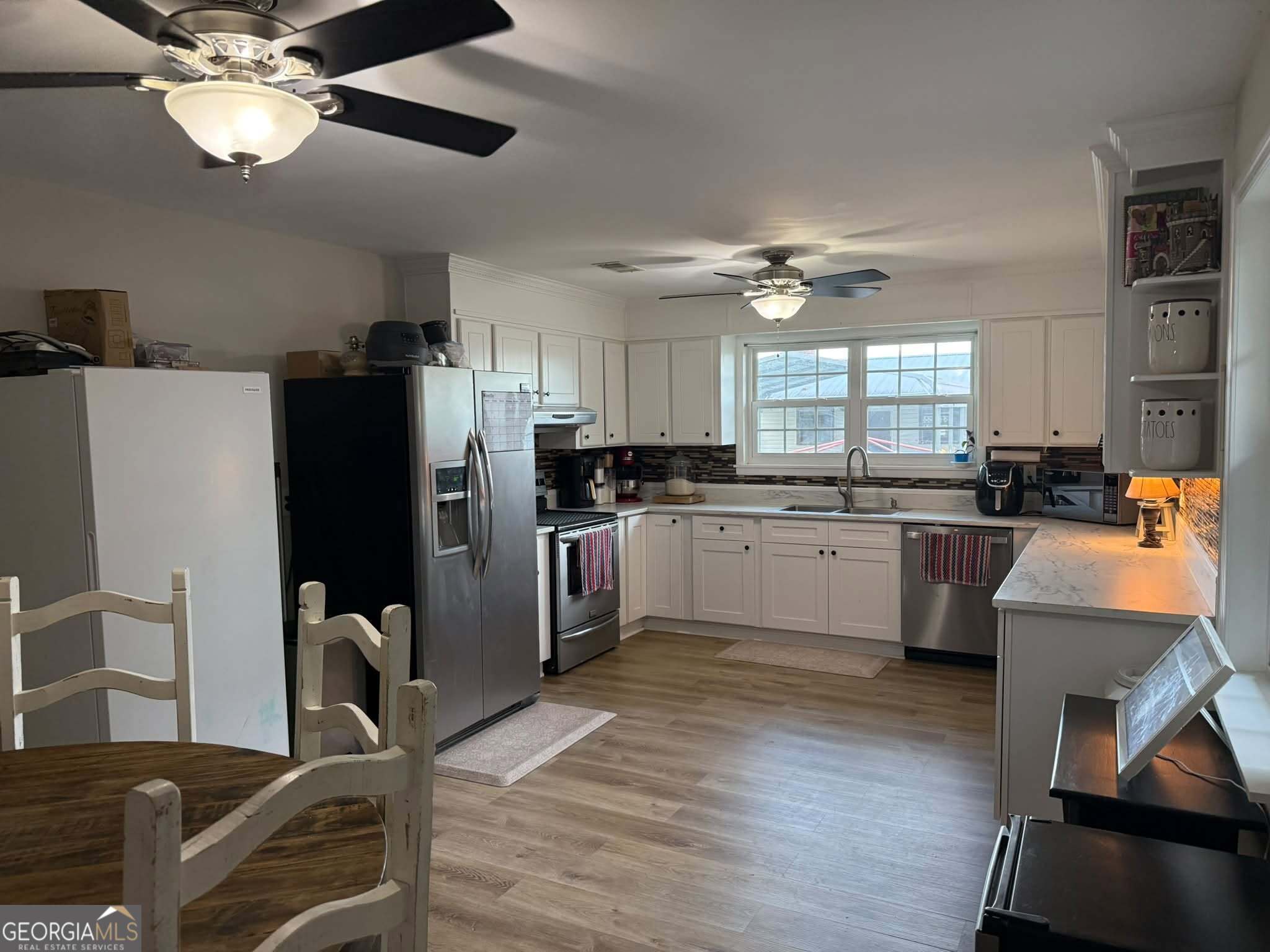 4 bedroom, 3 bathroom, 2,070 sq ft single family residence for sale at 1214 E Barnard Street, Glennville, GA 30427 — photo 7