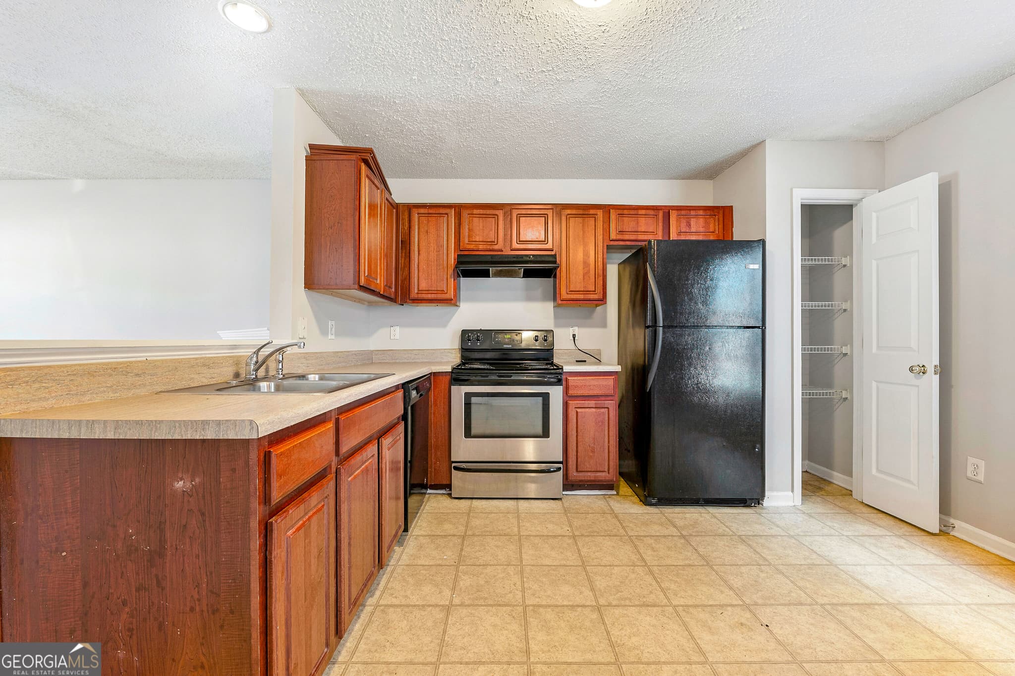 3 bedroom, 2.5 bathroom, 1,404 sq ft single family residence for sale at 524 Jaclyn Circle, Mcdonough, GA 30253 — photo 10