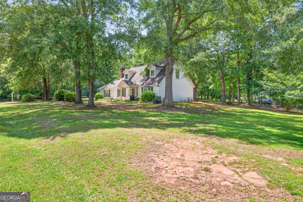 4 bedroom, 2 bathroom, 1,605 sq ft single family residence for sale at 210 Bernice Drive, Bogart, GA 30622 — photo 4