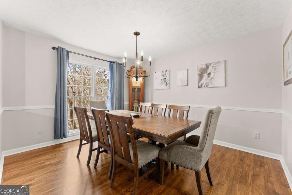 4 bedroom, 2 bathroom, 2,219 sq ft single family residence for sale at 5920 Branden Hill Lane, Buford, GA 30518 — photo 7